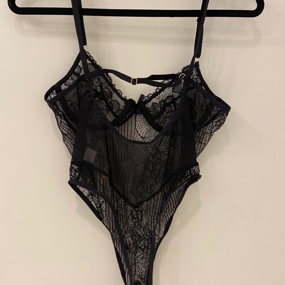 Black Lace Bodysuit - Picture 5 of 8
